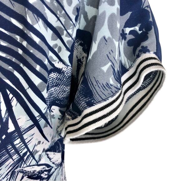 Rewind Blue Gray White Tropical Floral Print Top Mixed Media Fabric Short Sleeve - Picture 14 of 16